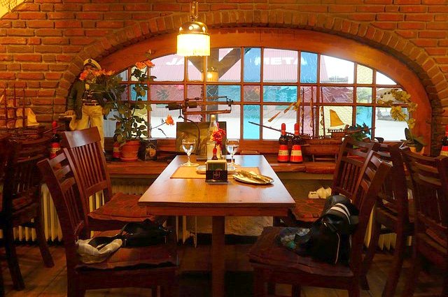 Come arredare una taverna consigli nella scelta dello stile giusto Come arredare la taverna